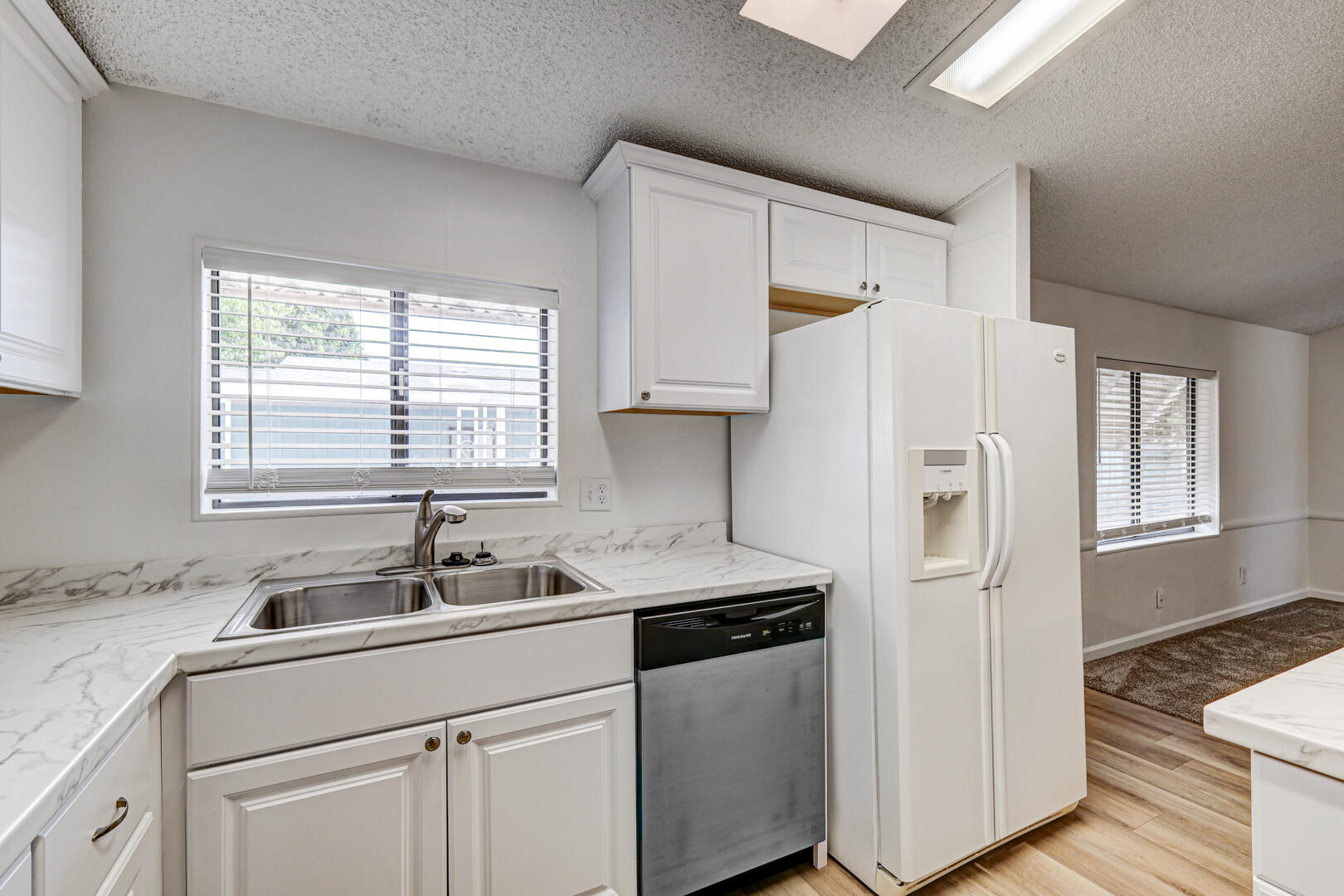 LAVA BLUFF MOBILE HOME PARK - Residential