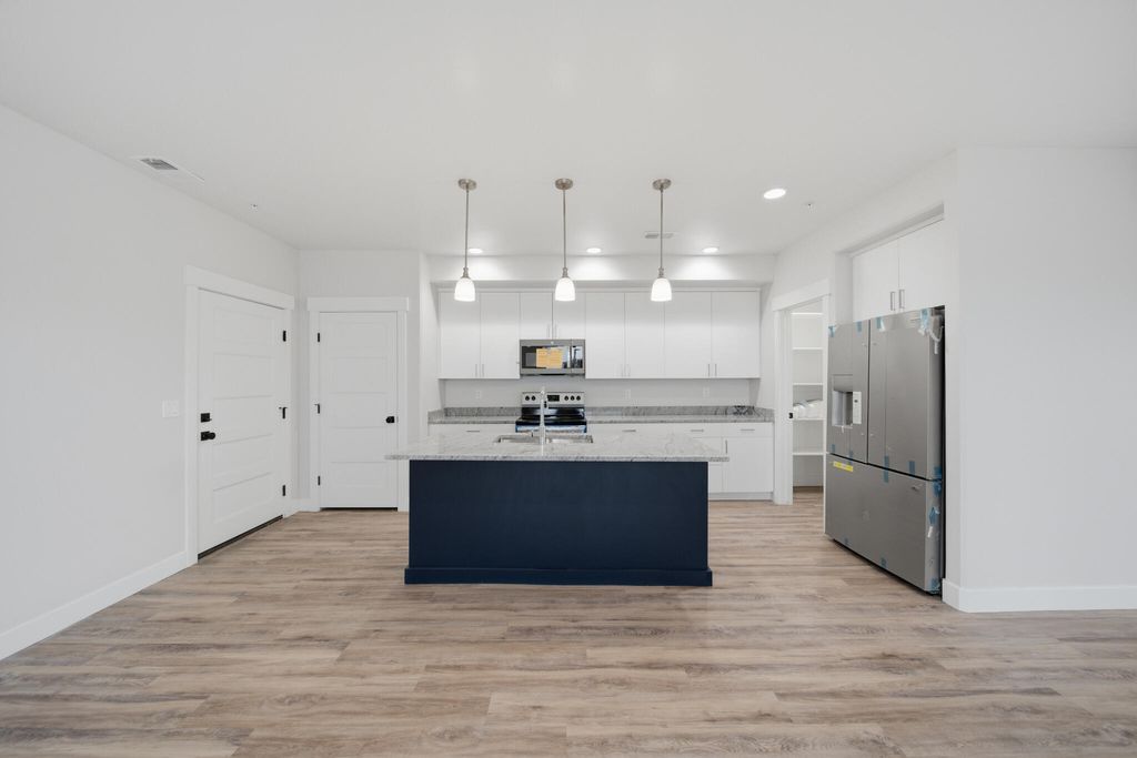 Photo of 553 S 100 E #301, Richfield, UT 84701 (MLS # 26-273798)
