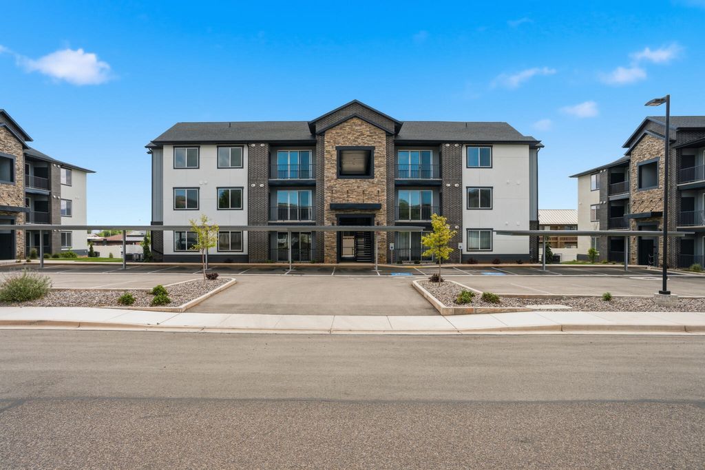 Photo of 553 S 100 E #301, Richfield, UT 84701 (MLS # 26-273798)