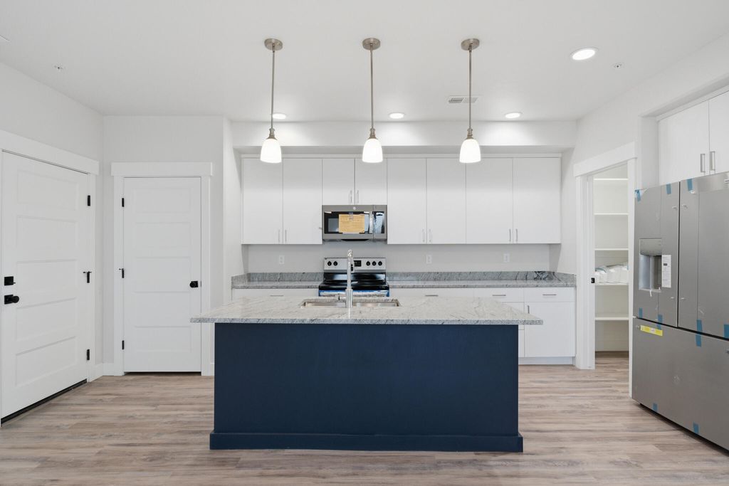Photo of 553 S 100 E #301, Richfield, UT 84701 (MLS # 26-273798)