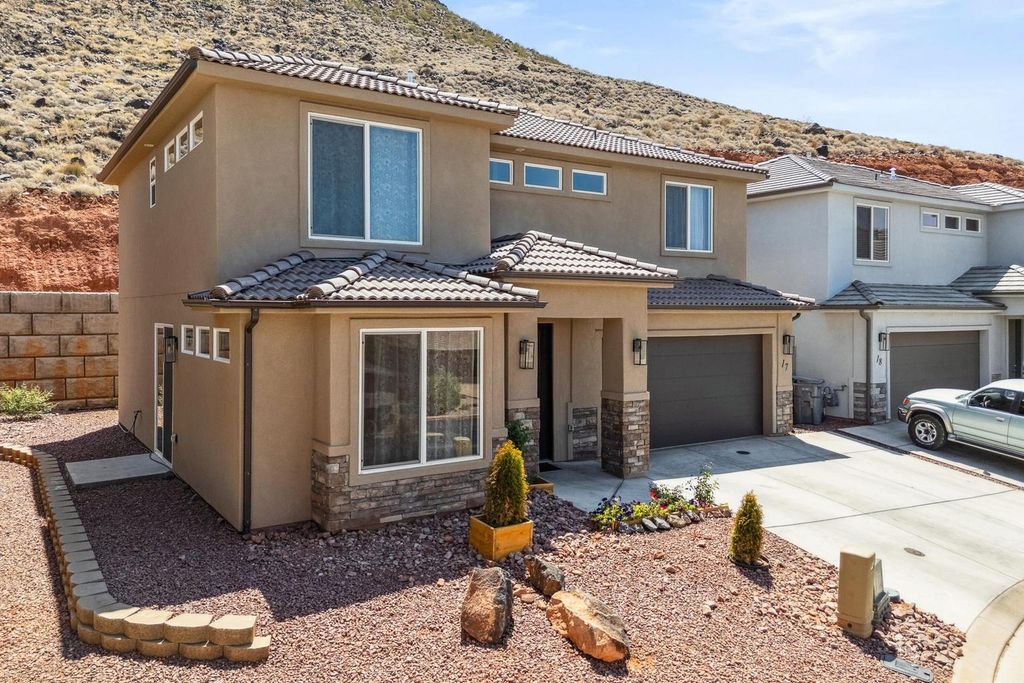 Photo of 438 N Stone Mountain DR, Saint George, UT 84770 (MLS # 26-271685)