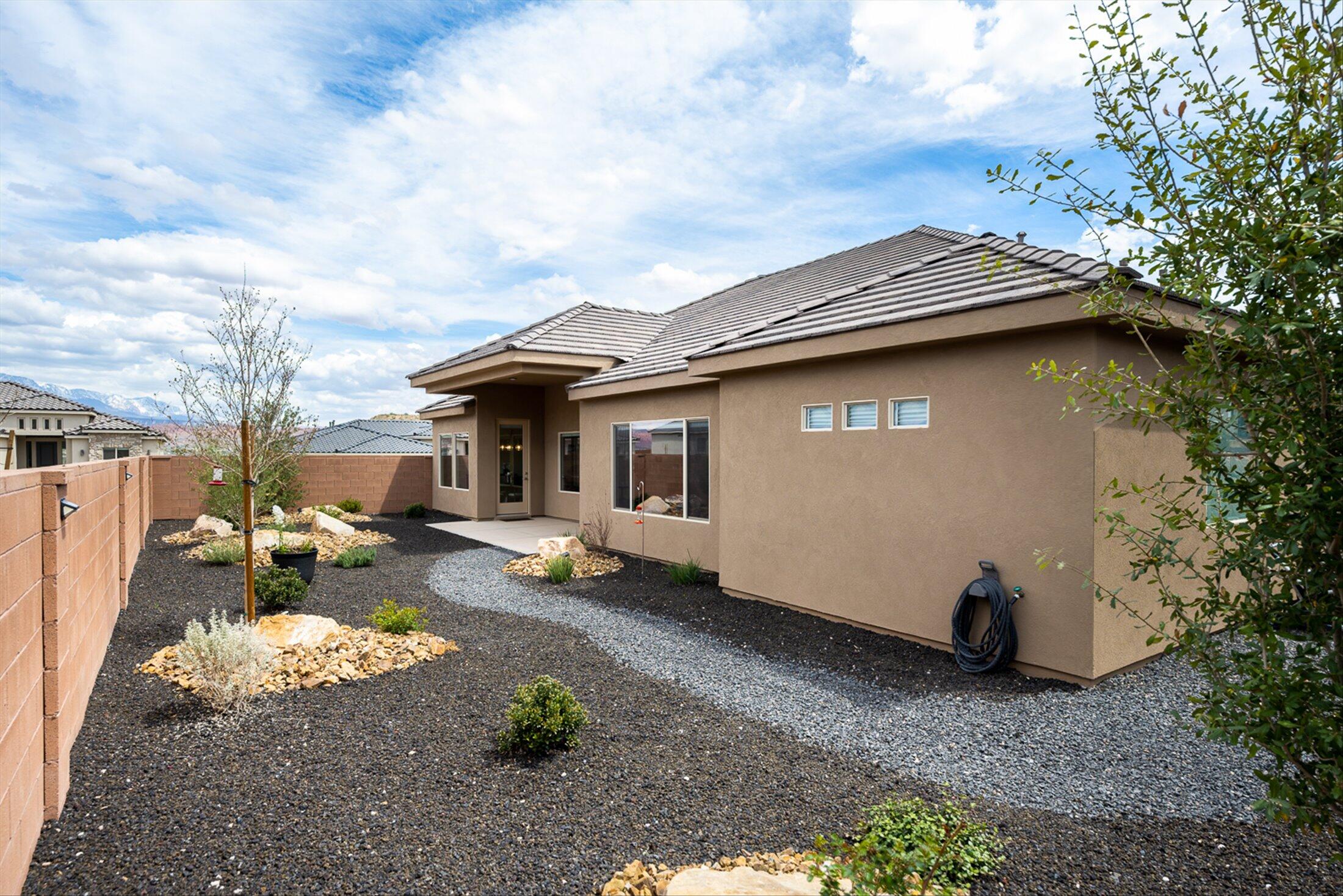 VARANO VISTAS AT DIVARIO - Residential