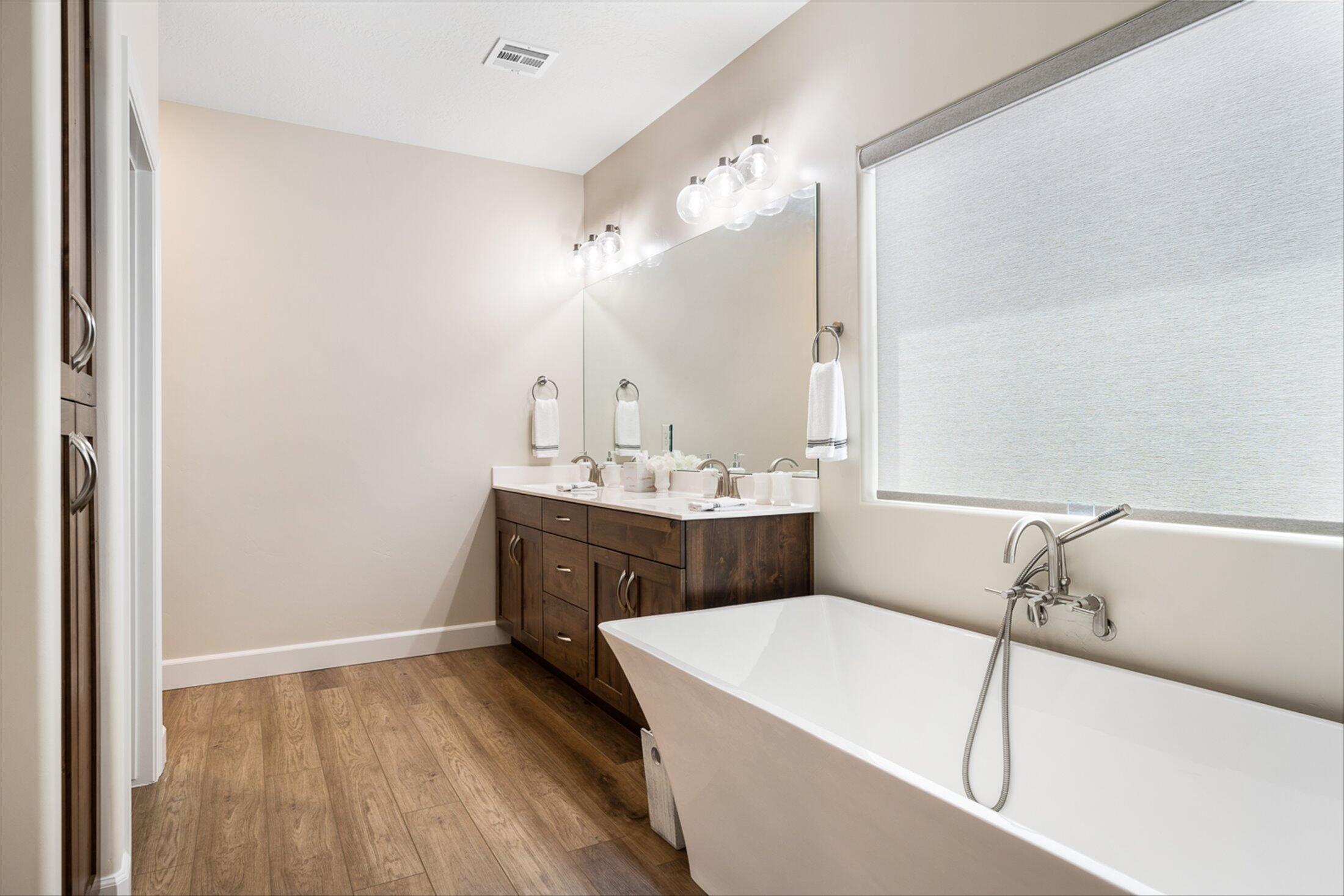 VARANO VISTAS AT DIVARIO - Residential