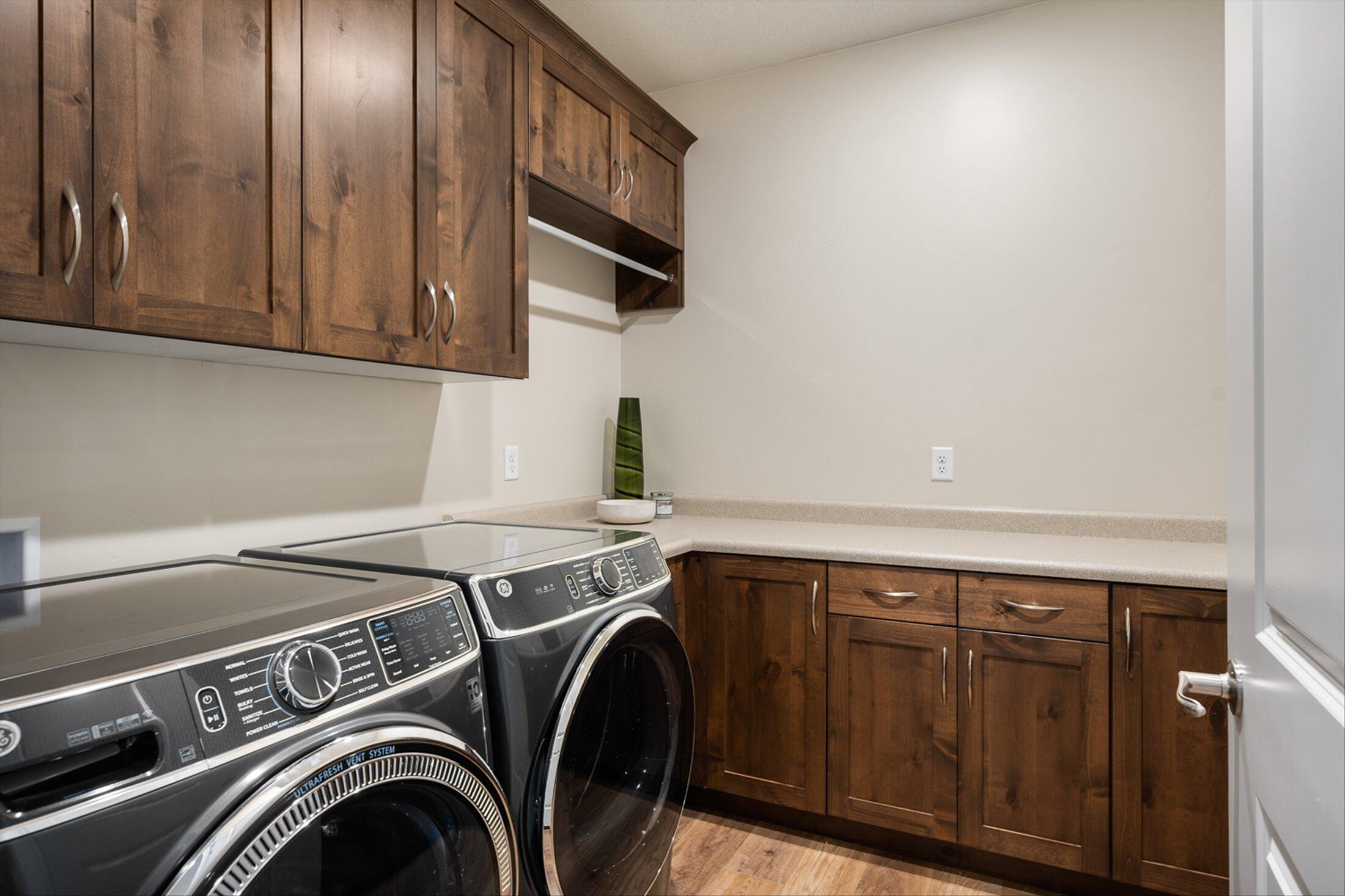 VARANO VISTAS AT DIVARIO - Residential