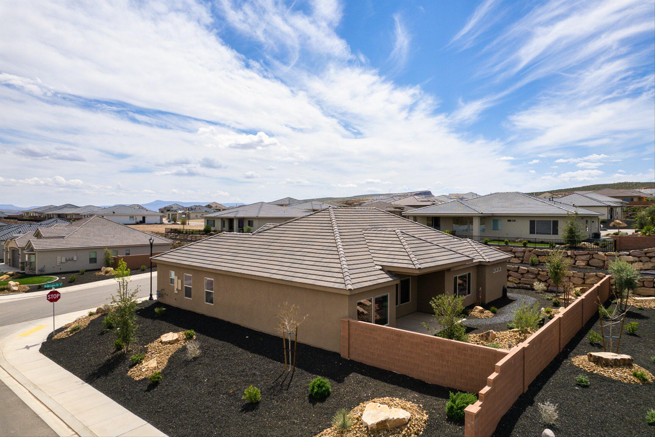 VARANO VISTAS AT DIVARIO - Residential