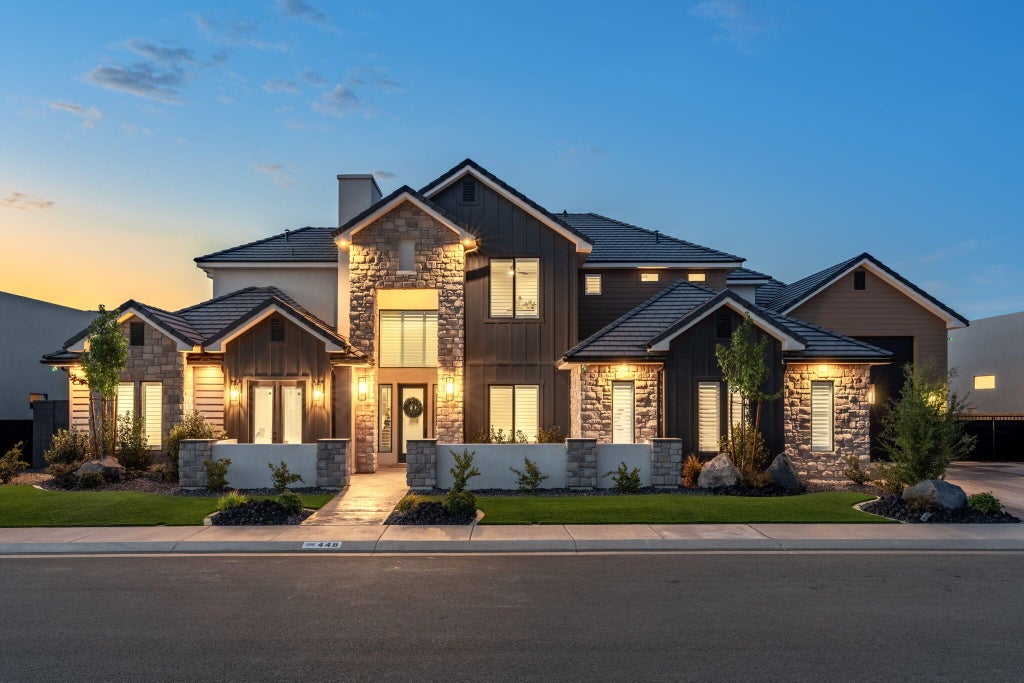 Photo of 448 W Lamond CIR, Washington, UT 84780 (MLS # 26-275429)
