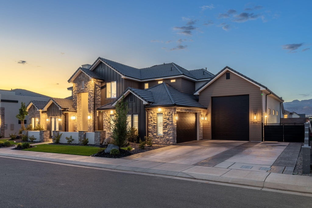 Photo of 448 W Lamond CIR, Washington, UT 84780 (MLS # 26-275429)