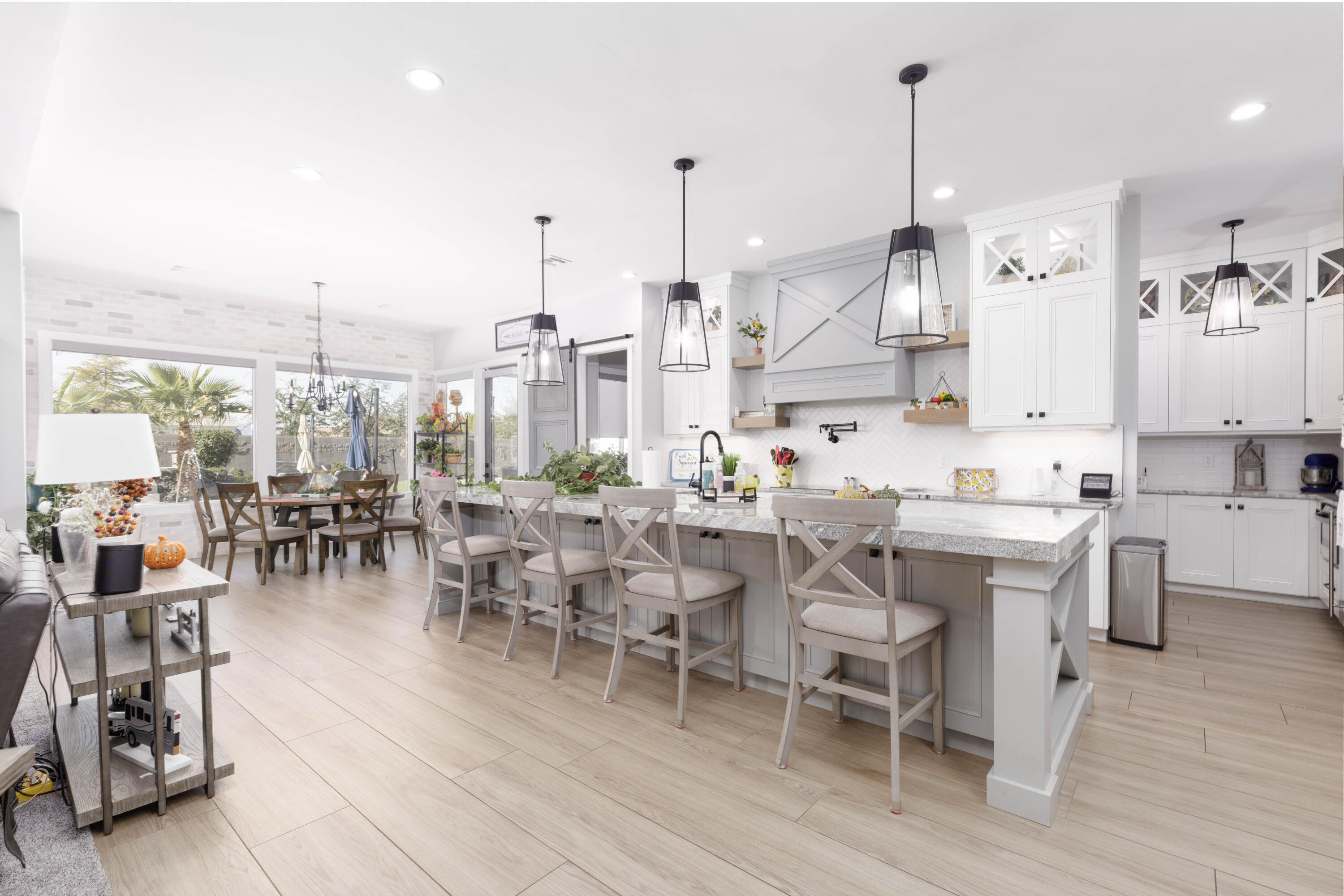 QUEENSRIDGE - Residential