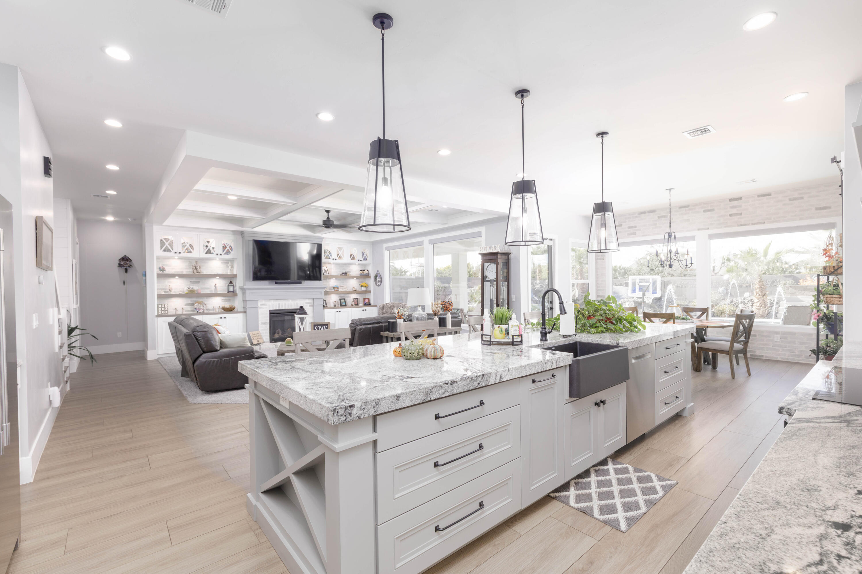 QUEENSRIDGE - Residential