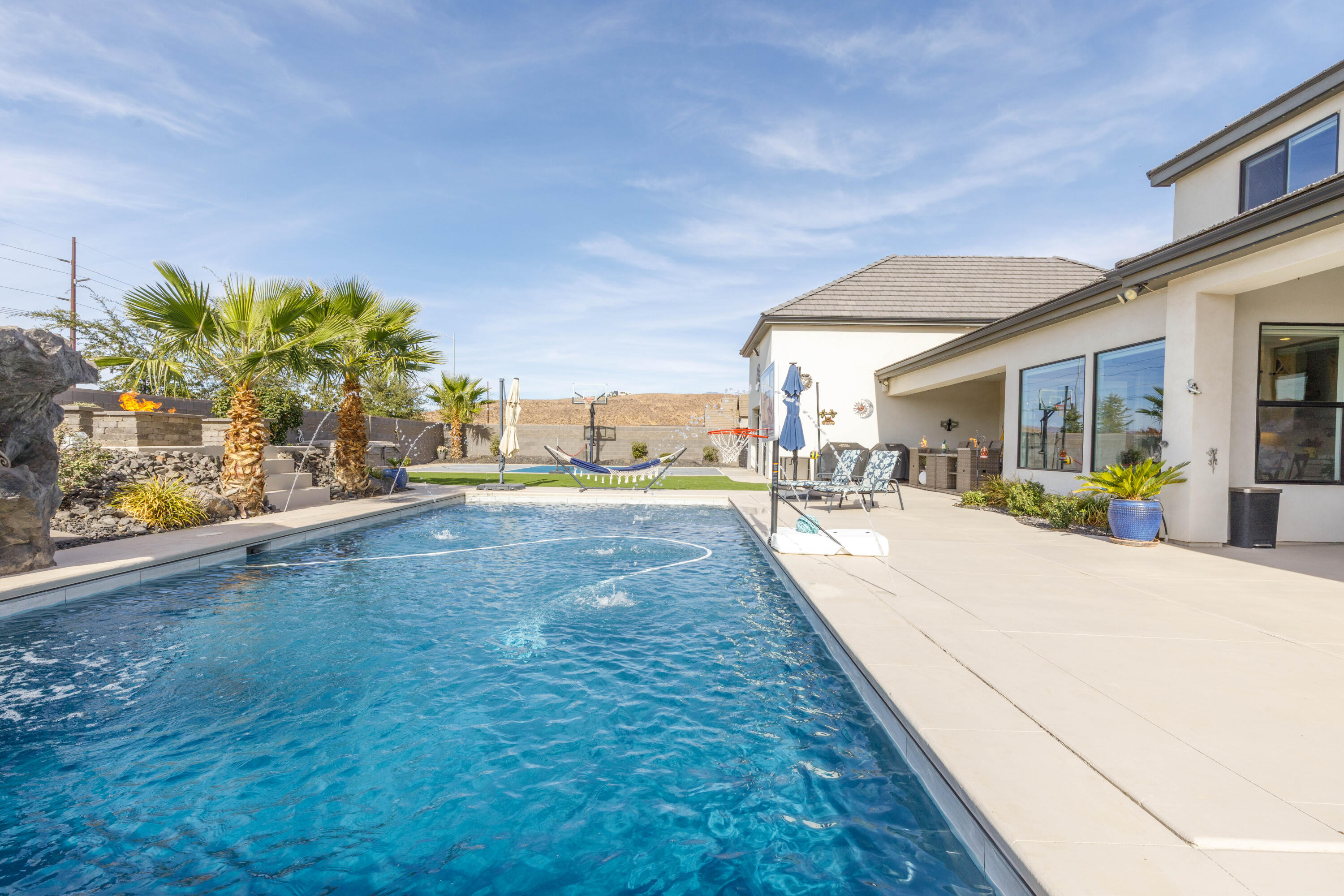 QUEENSRIDGE - Residential