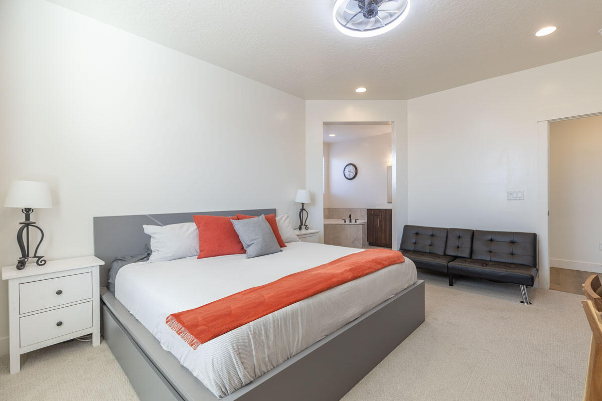 RED PINE - Residential