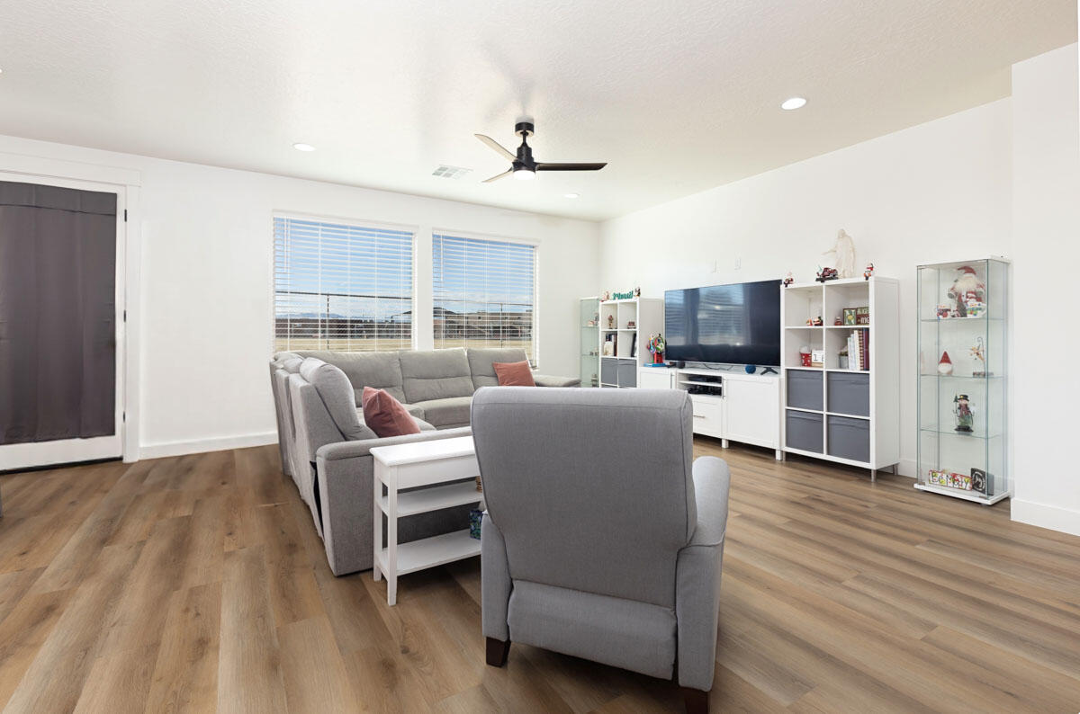 RED PINE - Residential