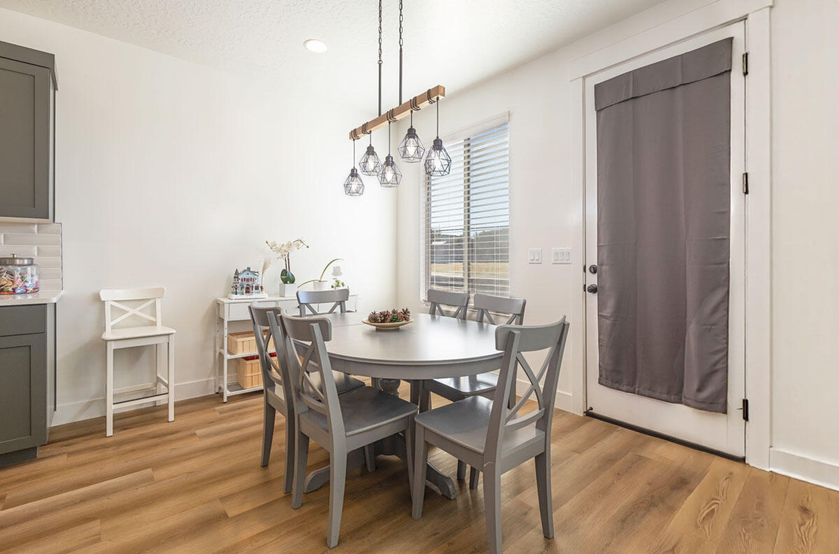 RED PINE - Residential