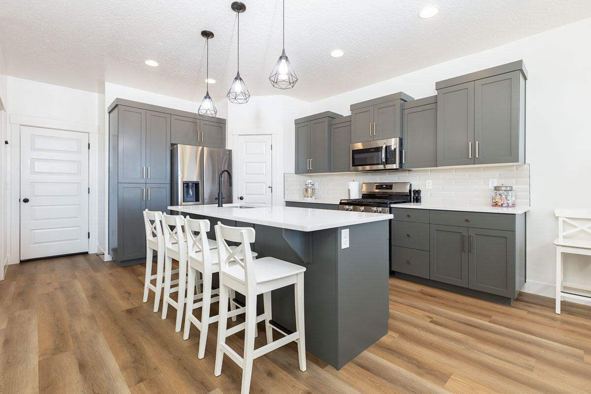 RED PINE - Residential