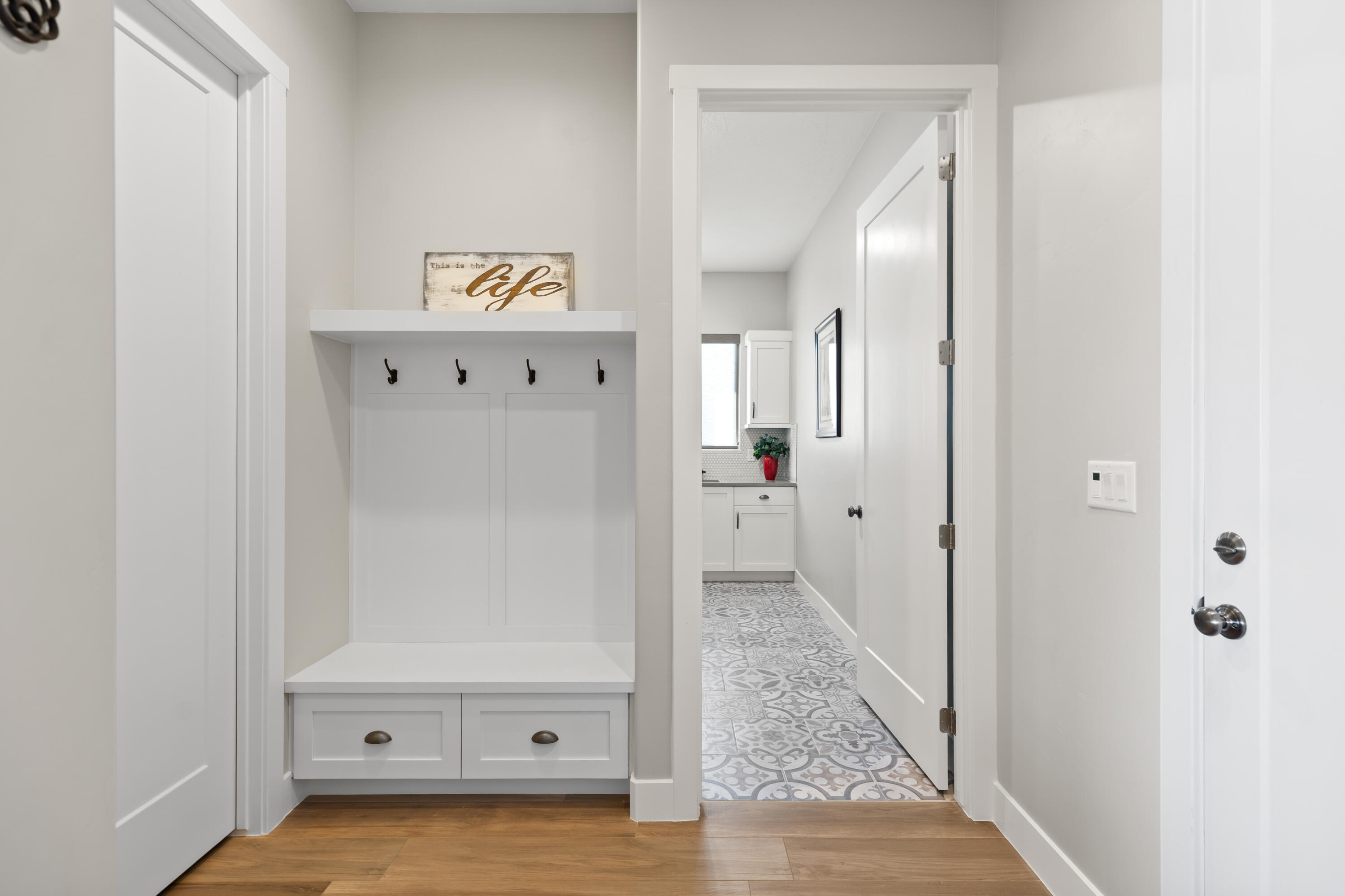 LAST SUN AT GREEN SPRINGS - Residential