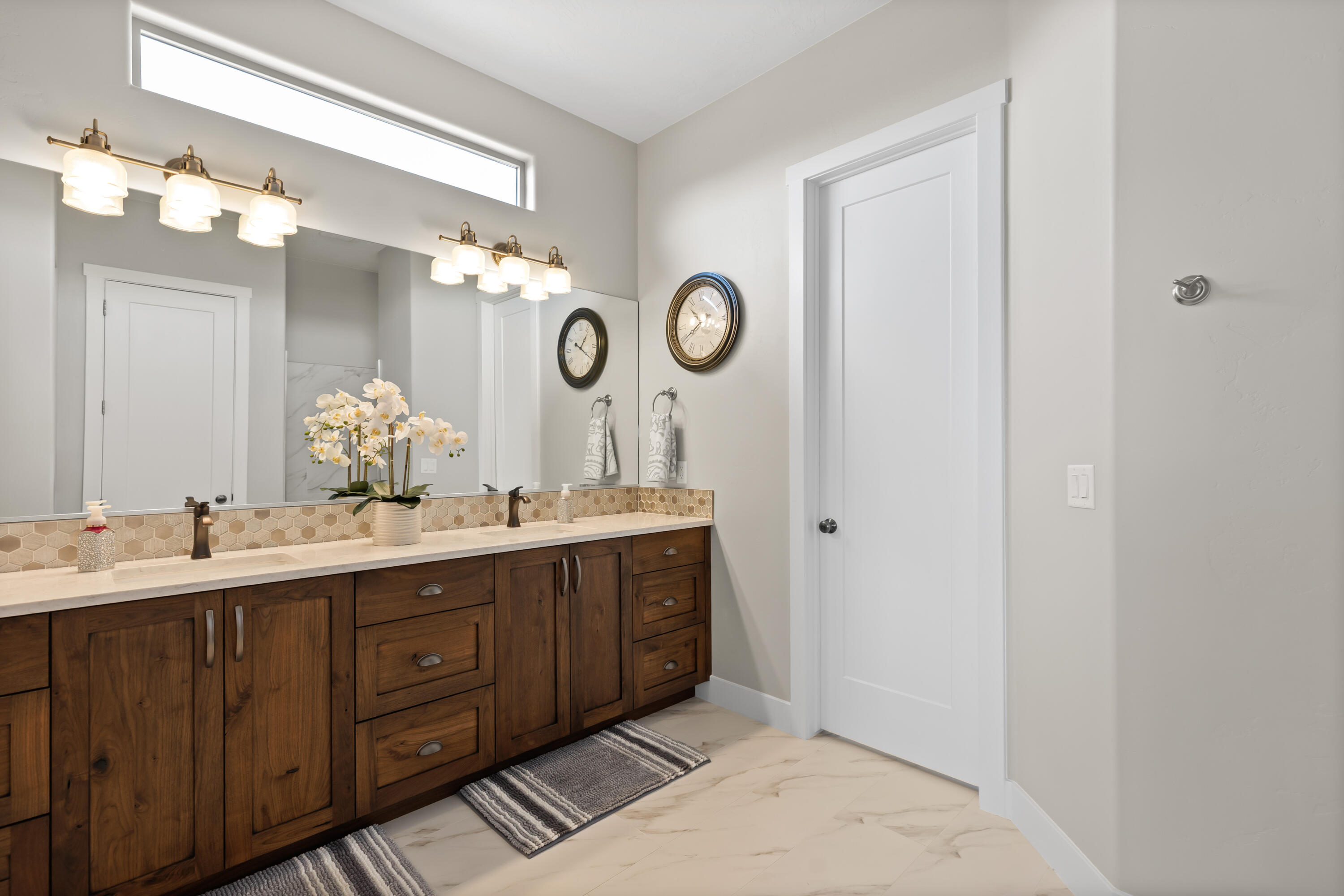 LAST SUN AT GREEN SPRINGS - Residential