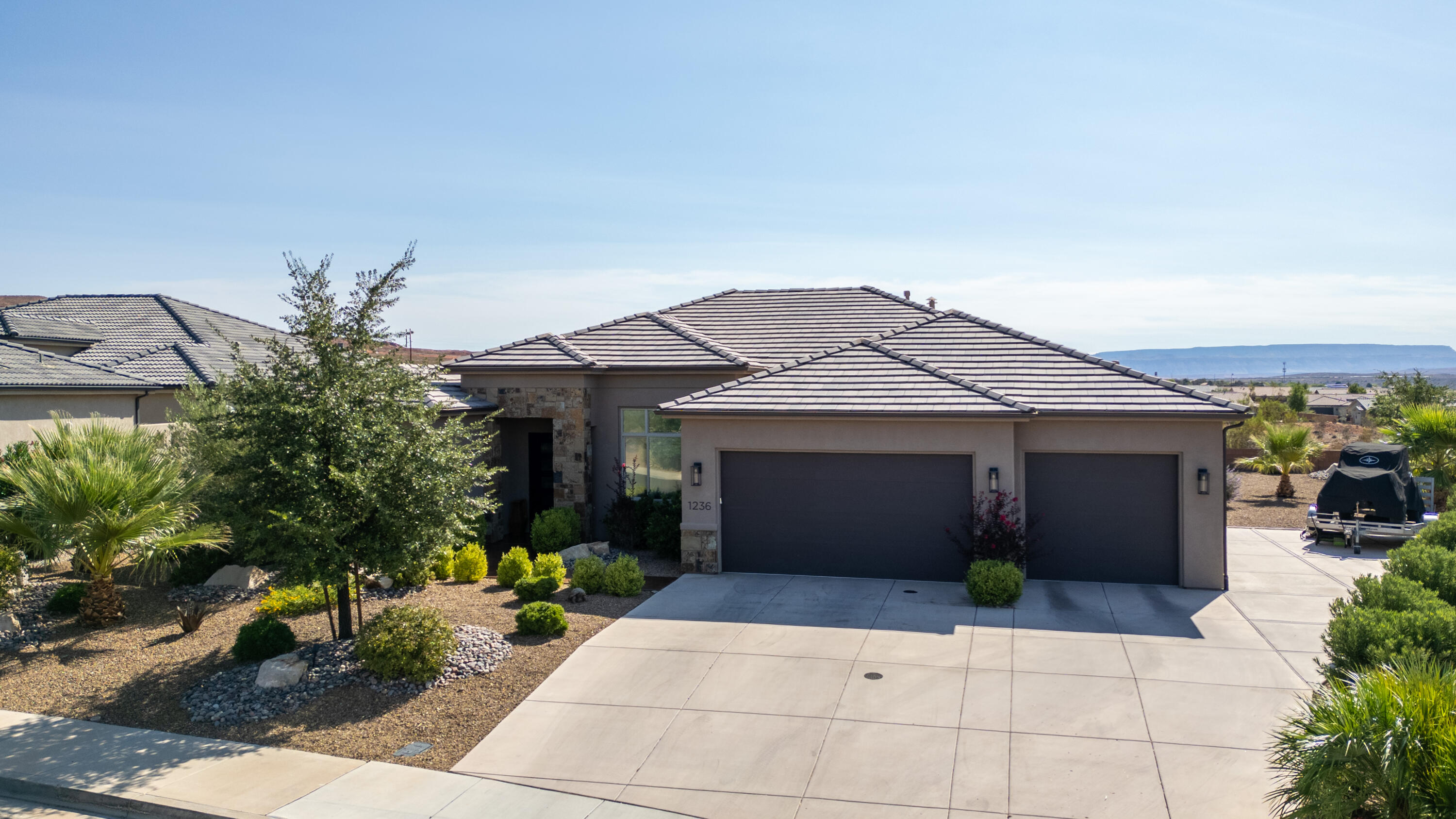 LAST SUN AT GREEN SPRINGS - Residential