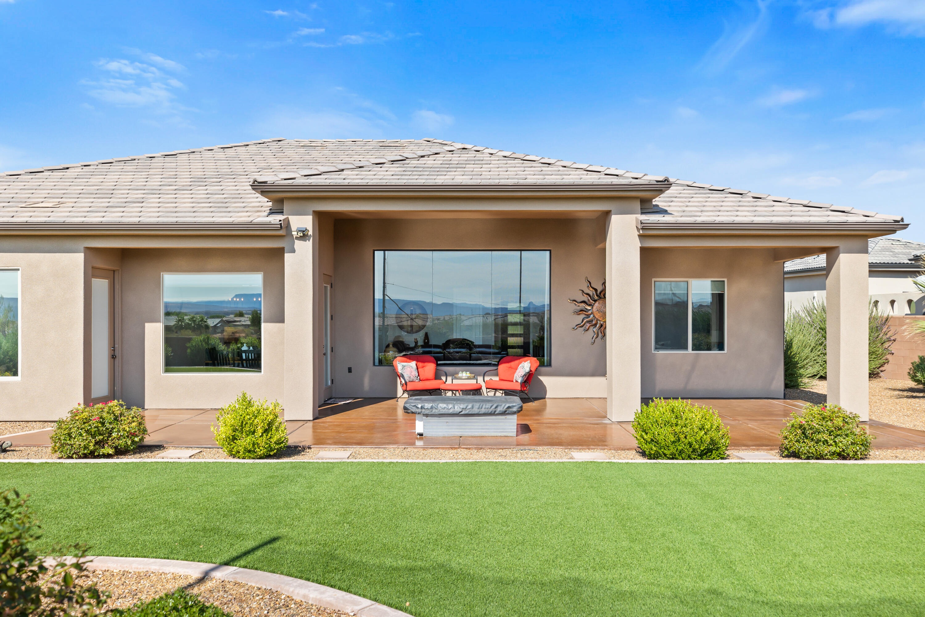 LAST SUN AT GREEN SPRINGS - Residential