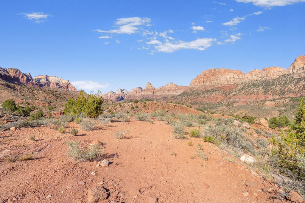Photo of Parunuweap CIR, Springdale, UT 84767 (MLS # 24-257113)