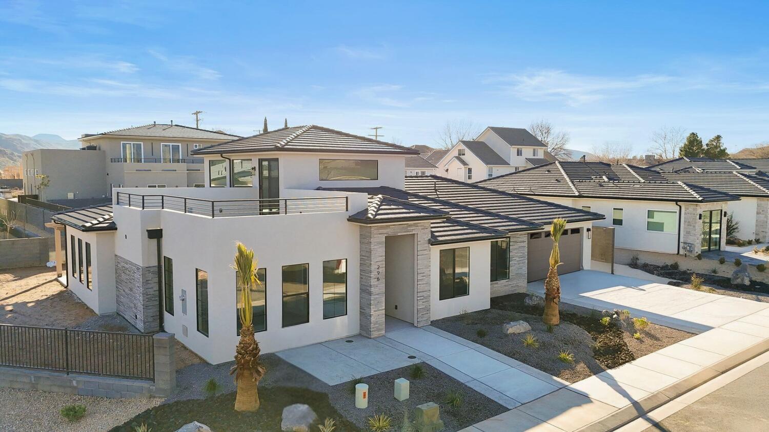 FALCON RIDGE - Residential