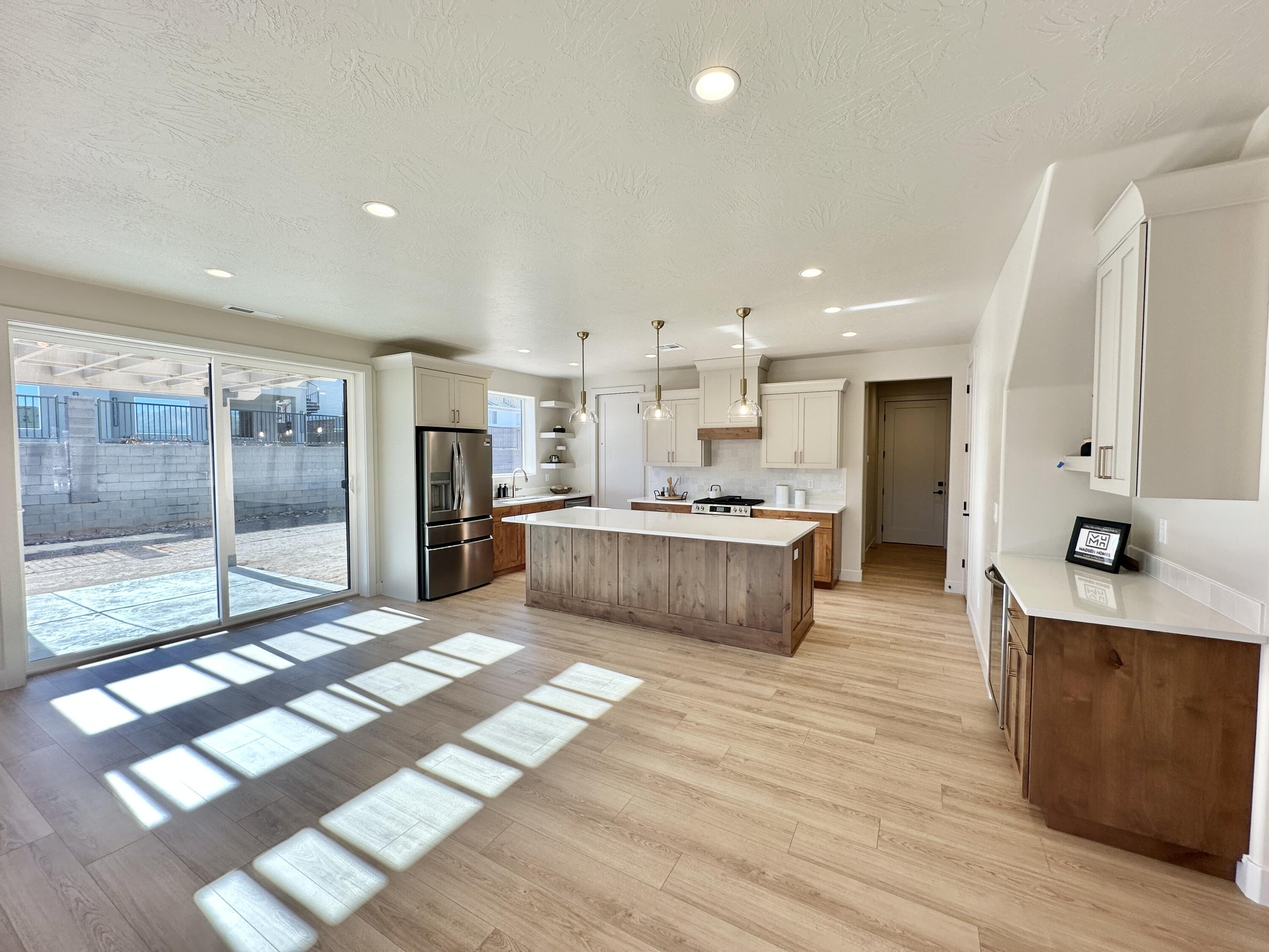 FALCON RIDGE - Residential