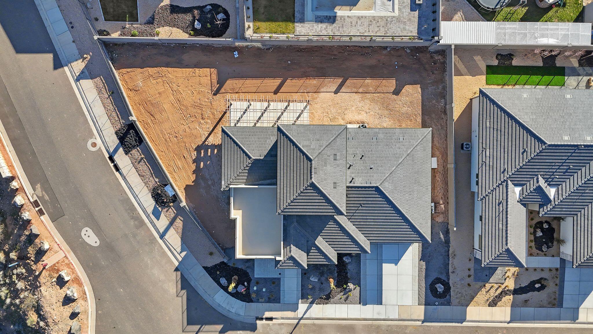 FALCON RIDGE - Residential