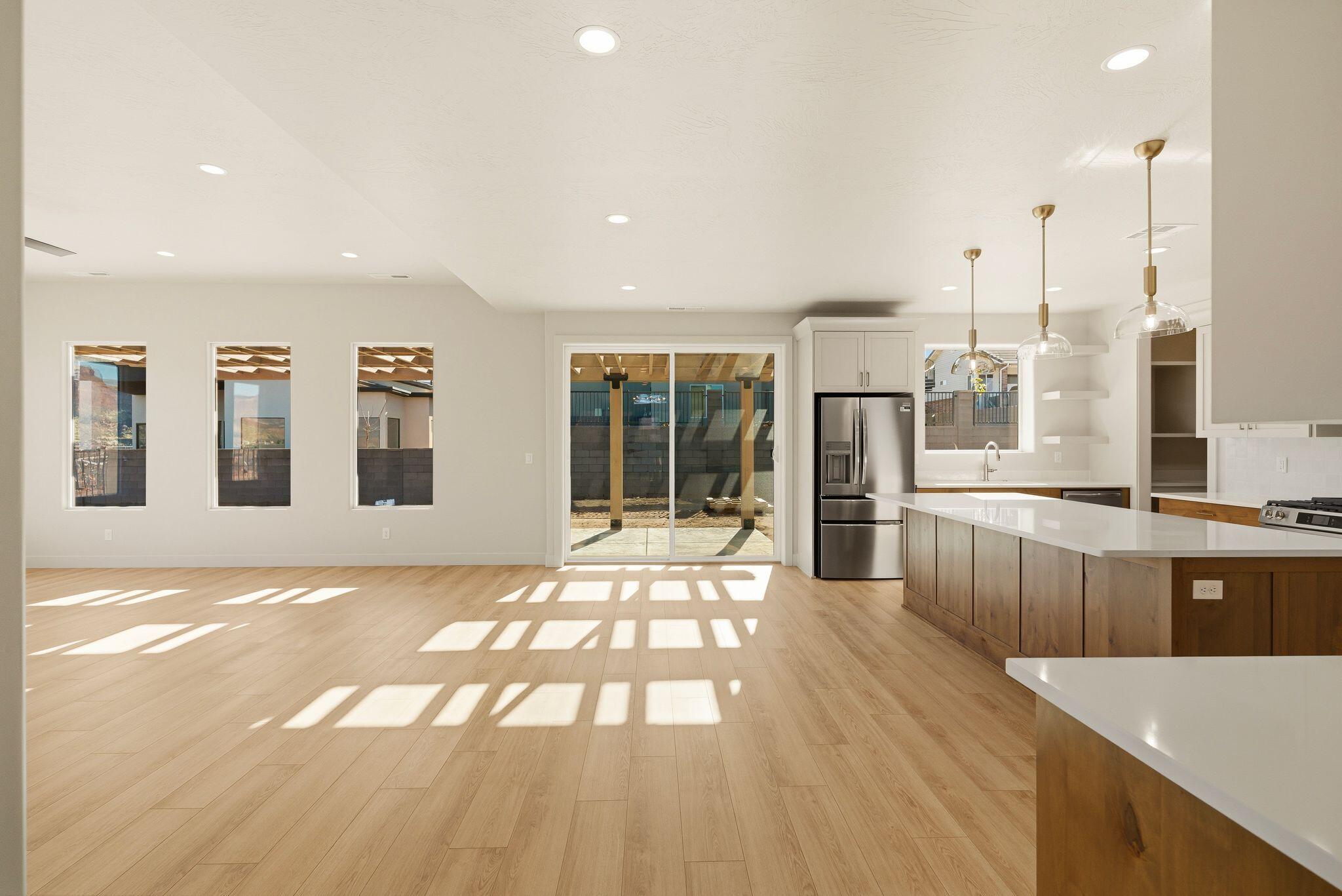 FALCON RIDGE - Residential