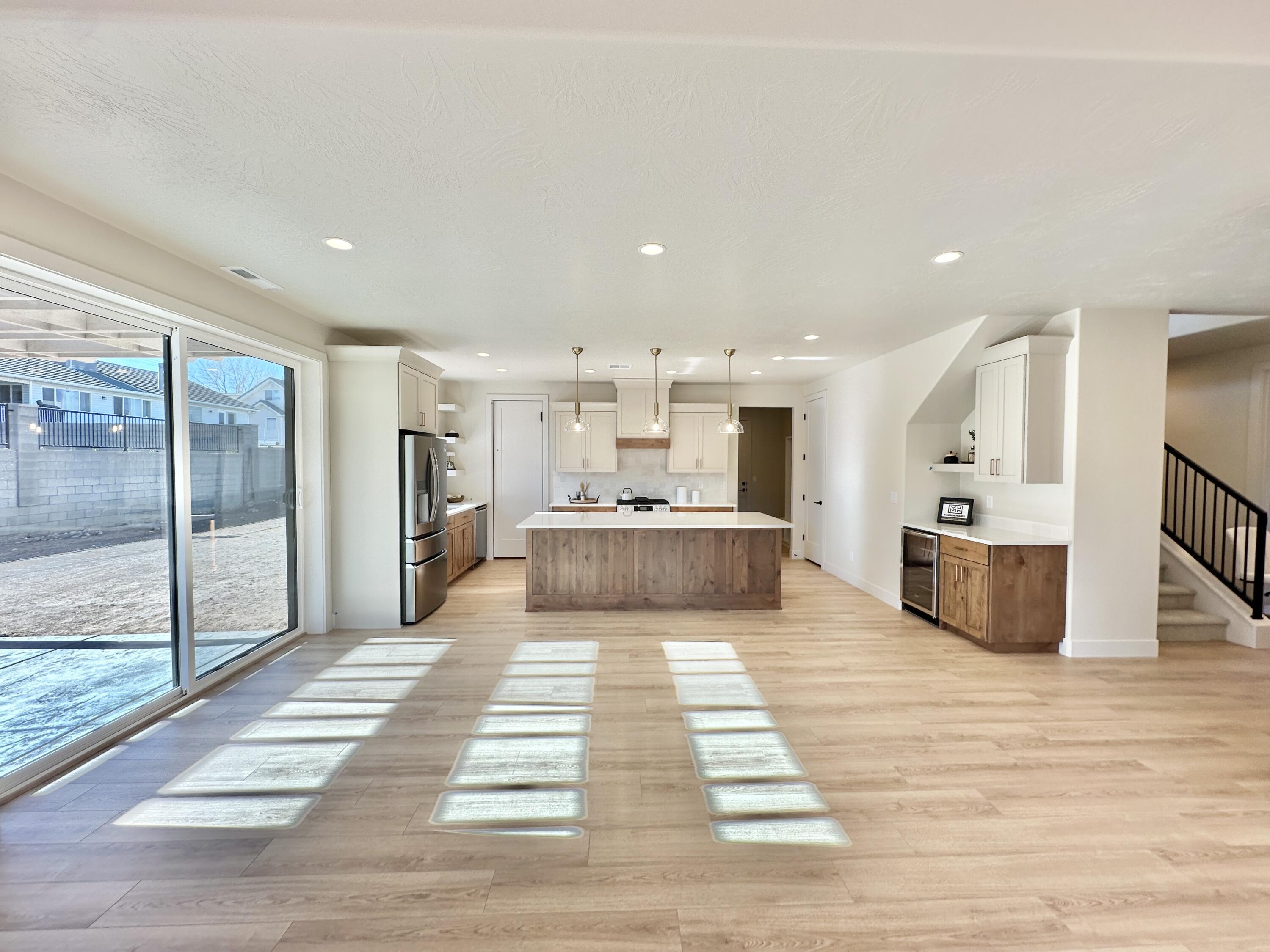 FALCON RIDGE - Residential