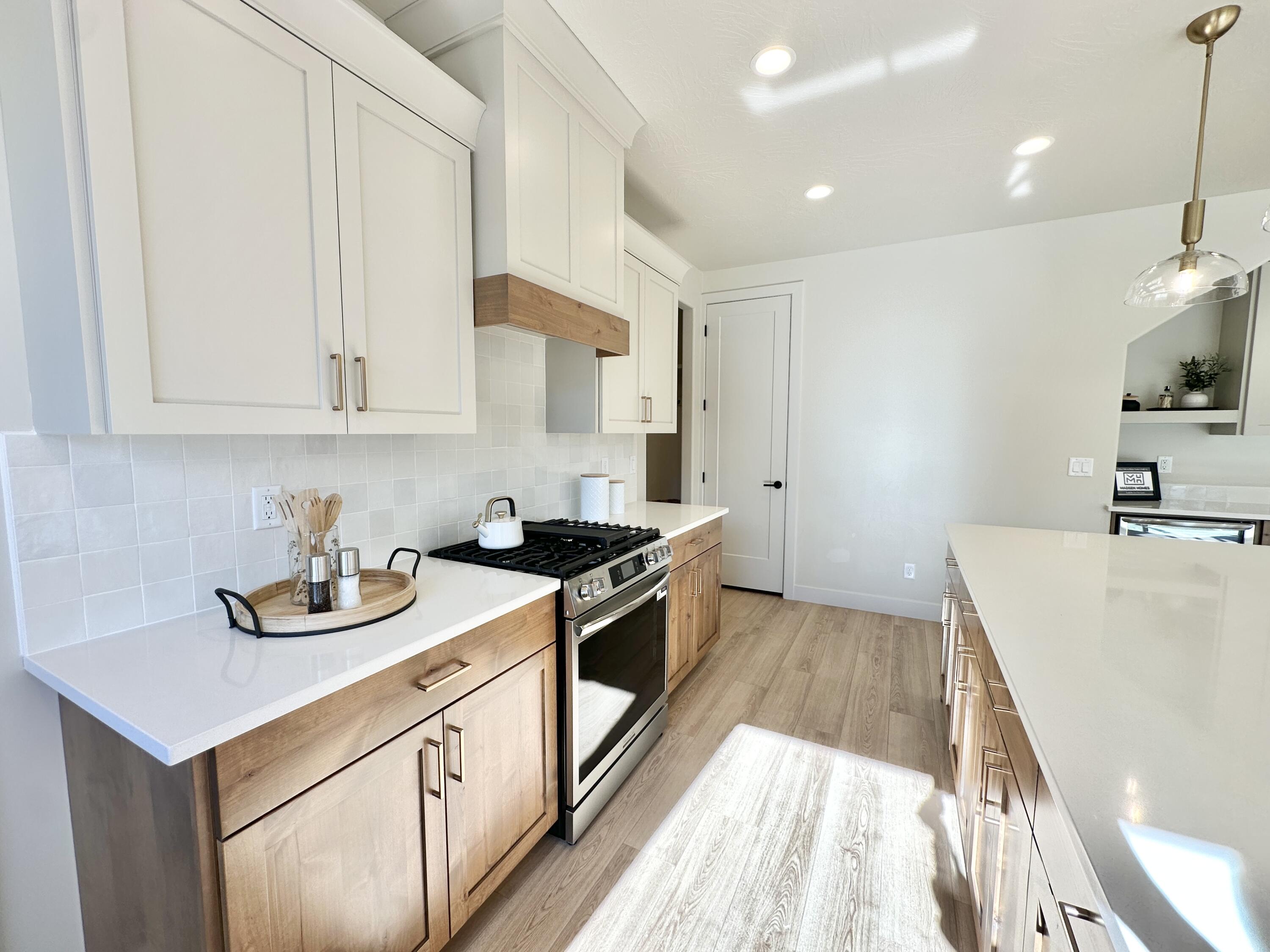 FALCON RIDGE - Residential