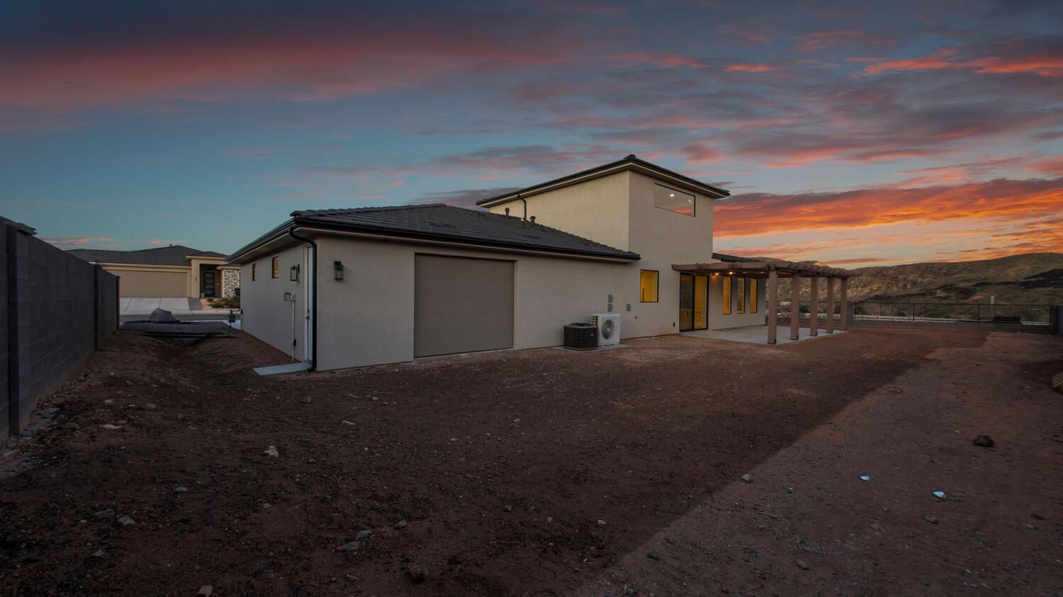 FALCON RIDGE - Residential