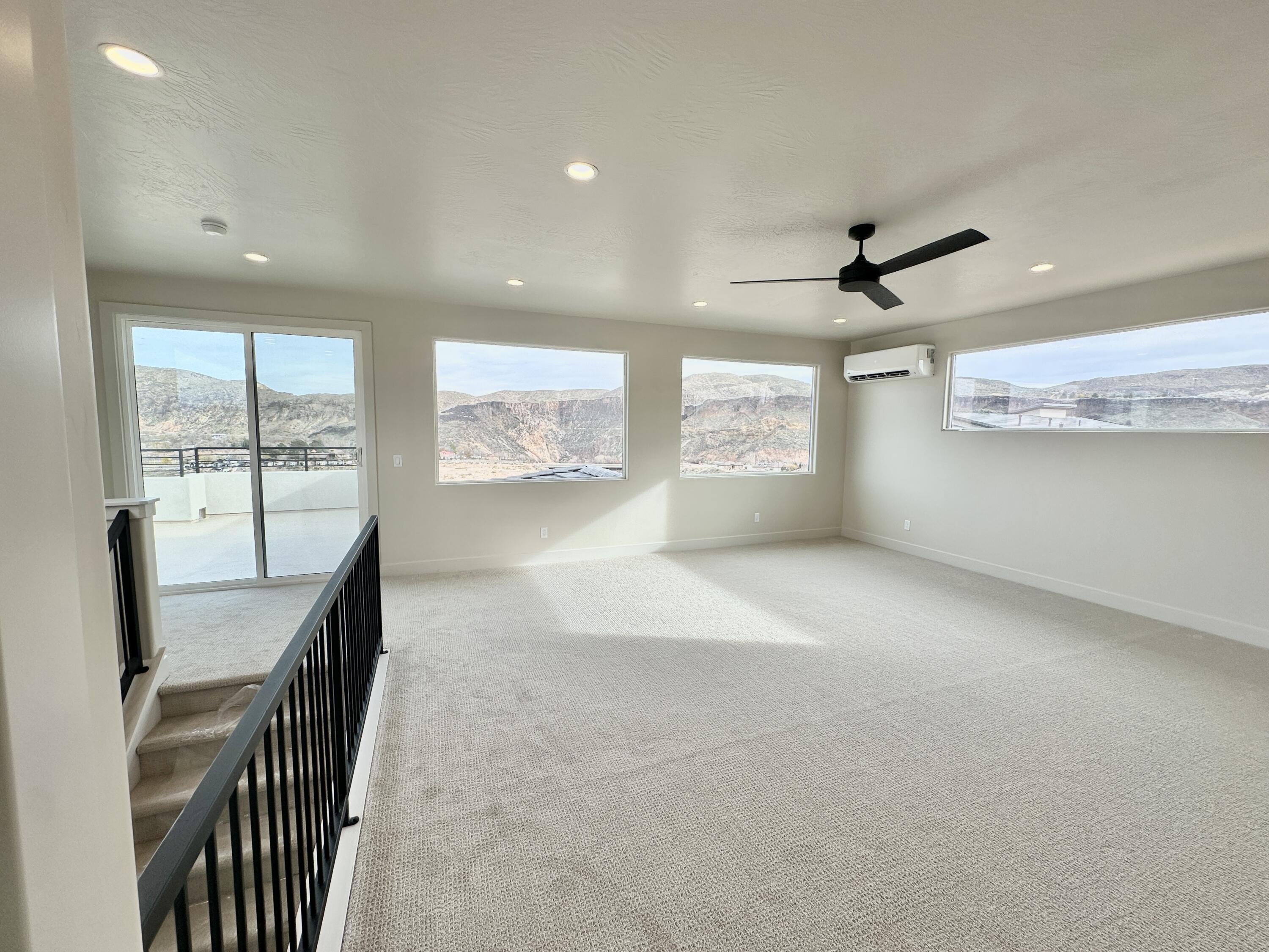 FALCON RIDGE - Residential