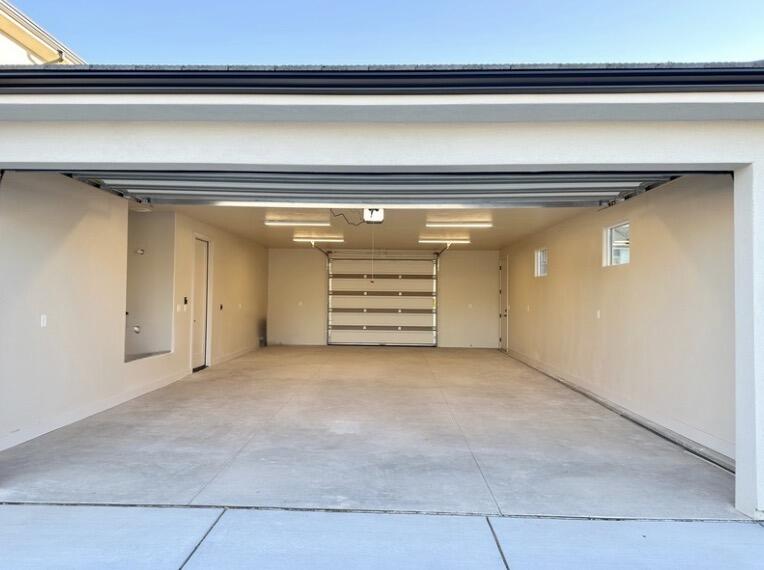 FALCON RIDGE - Residential