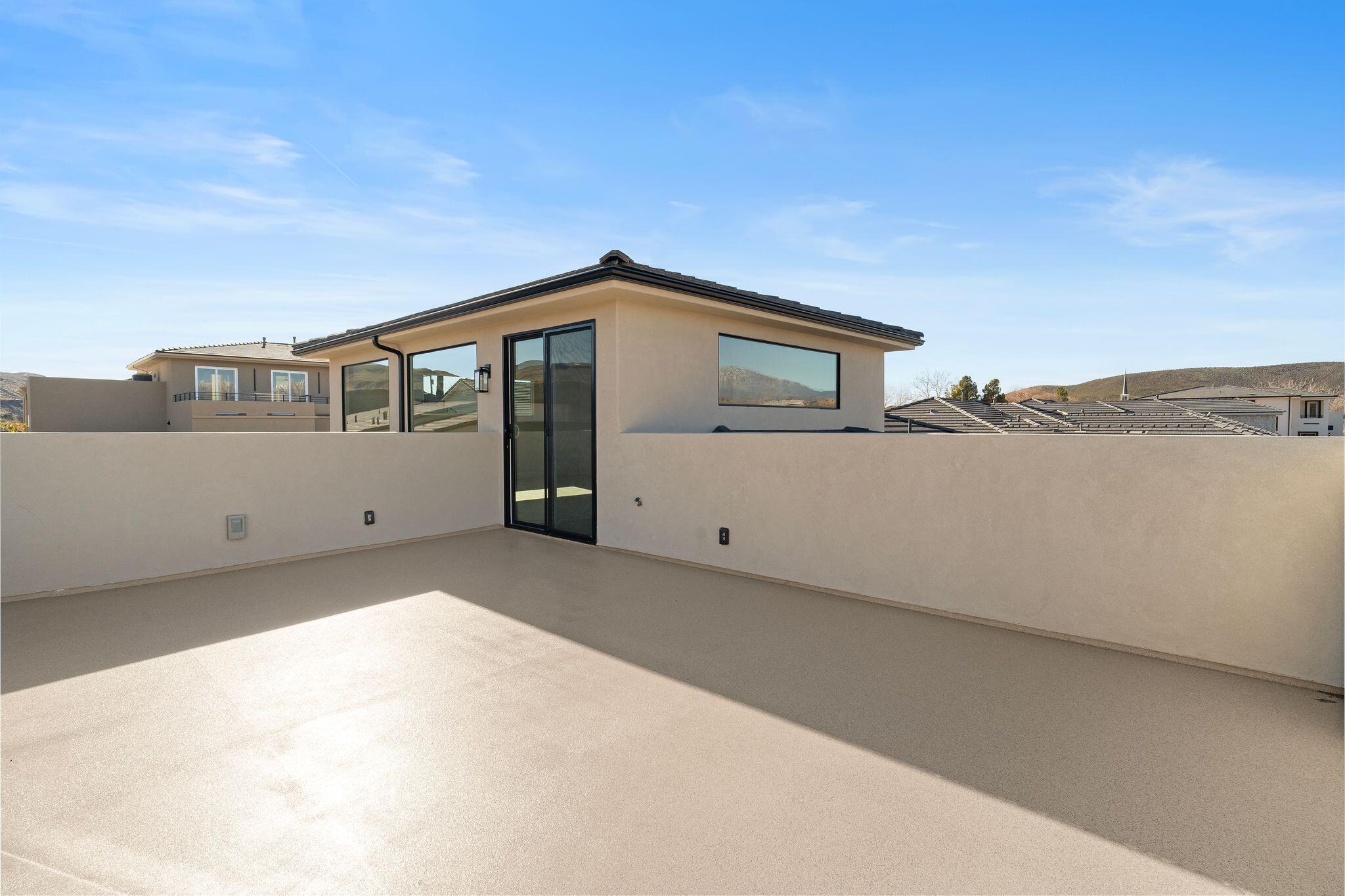 FALCON RIDGE - Residential