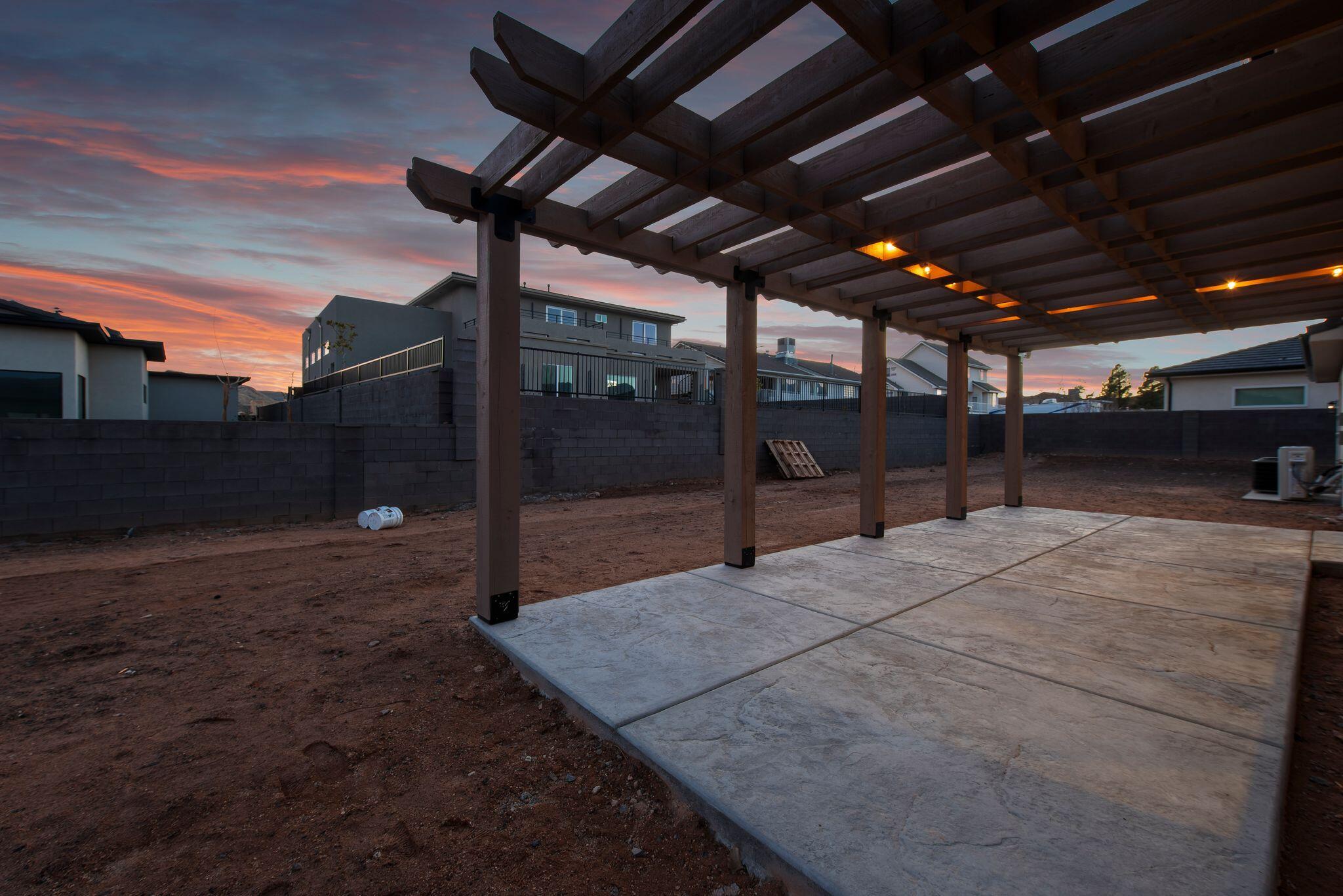 FALCON RIDGE - Residential