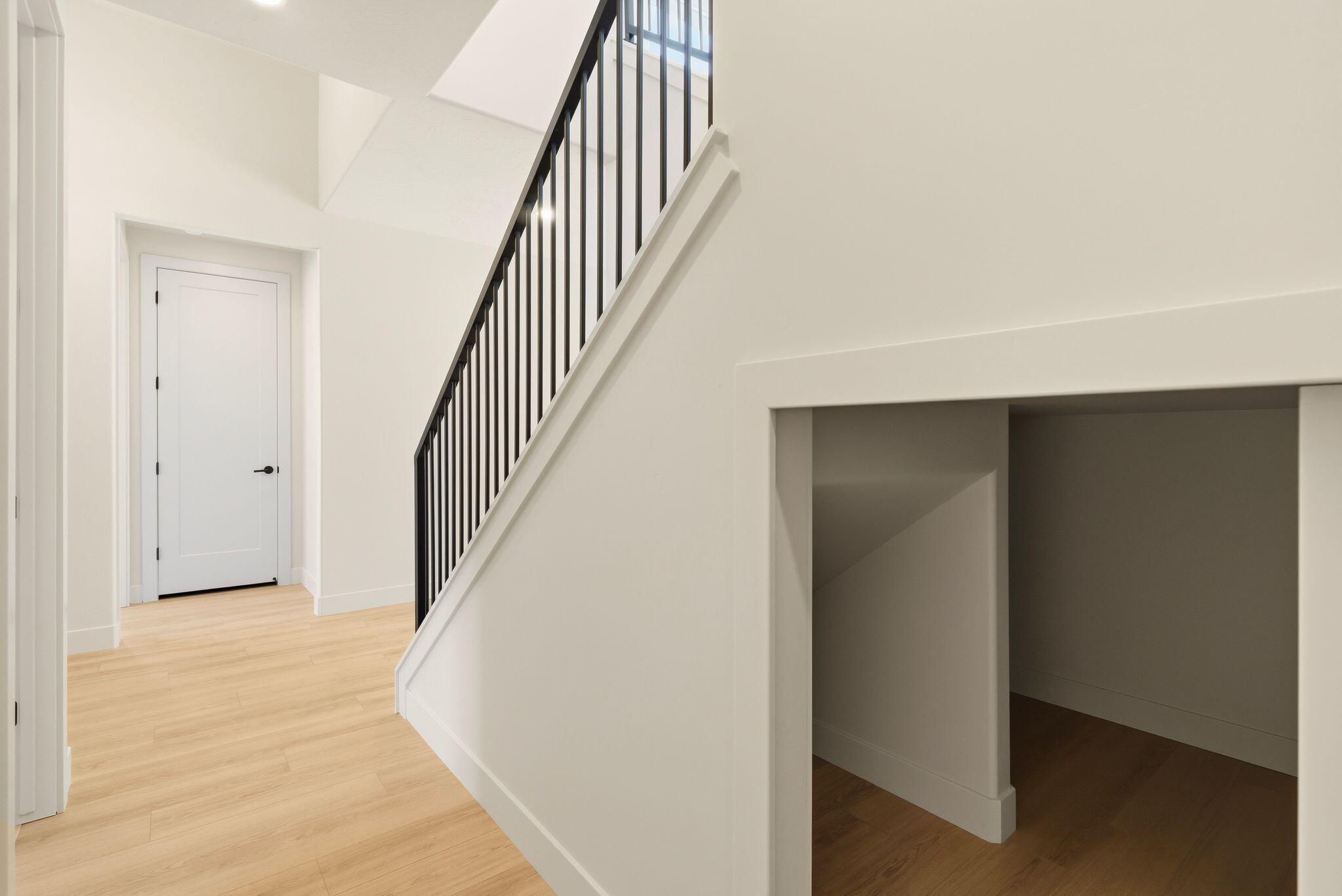 FALCON RIDGE - Residential