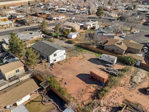 Tiny photo for 258 E 500 N, Washington, UT 84780 (MLS # 26-268615)