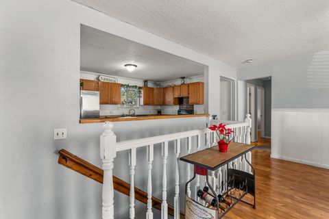 Tiny photo for 258 E 500 N, Washington, UT 84780 (MLS # 26-268615)