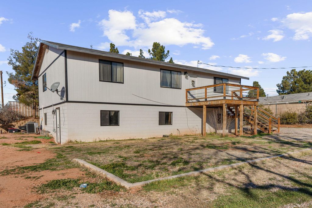 Photo of 258 E 500 N, Washington, UT 84780 (MLS # 26-268615)