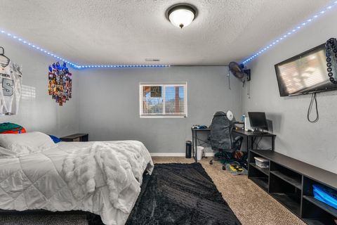 Tiny photo for 258 E 500 N, Washington, UT 84780 (MLS # 26-268615)
