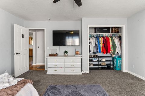 Tiny photo for 258 E 500 N, Washington, UT 84780 (MLS # 26-268615)