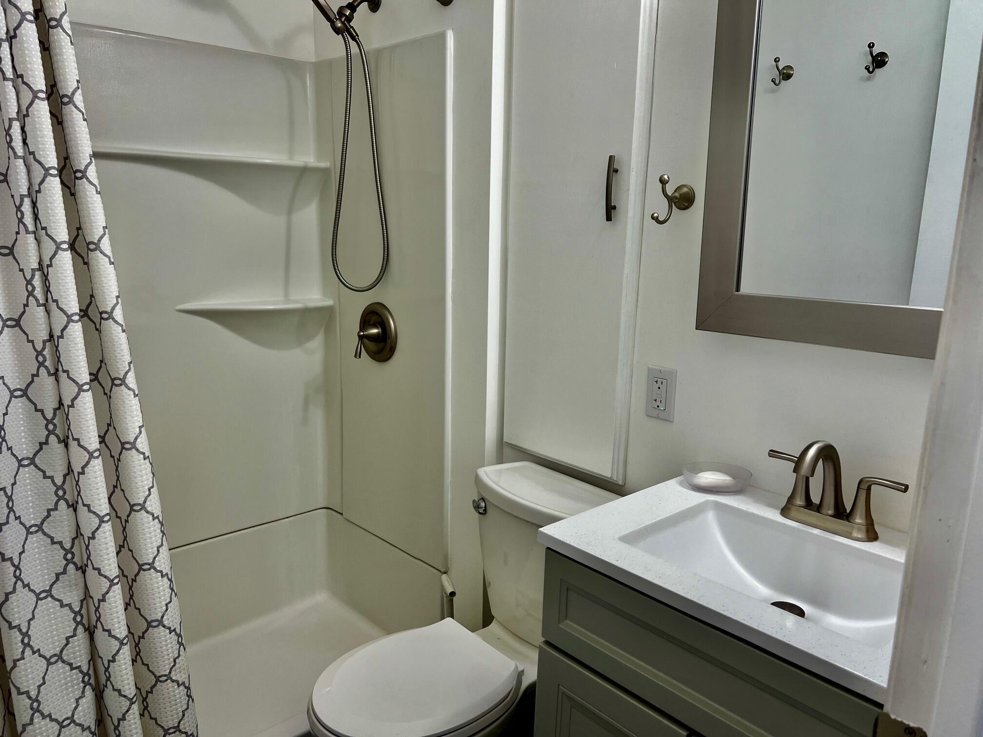 CANYON BREEZE RV RESORT - Residential