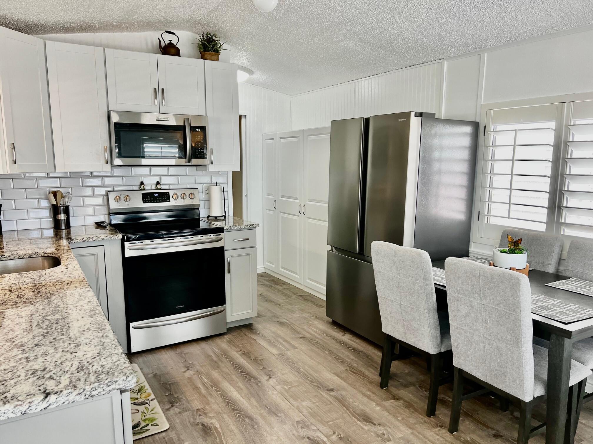 CANYON BREEZE RV RESORT - Residential