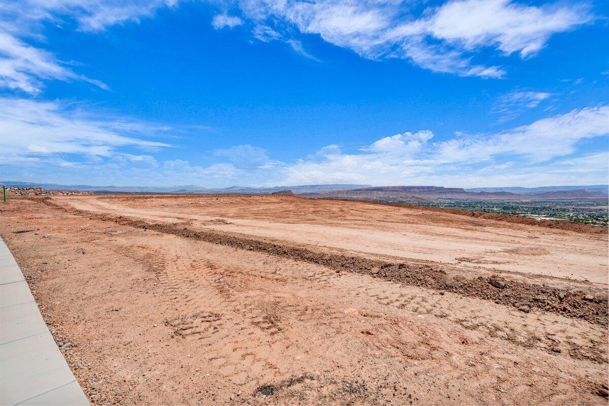 GRAND HEIGHTS - Land