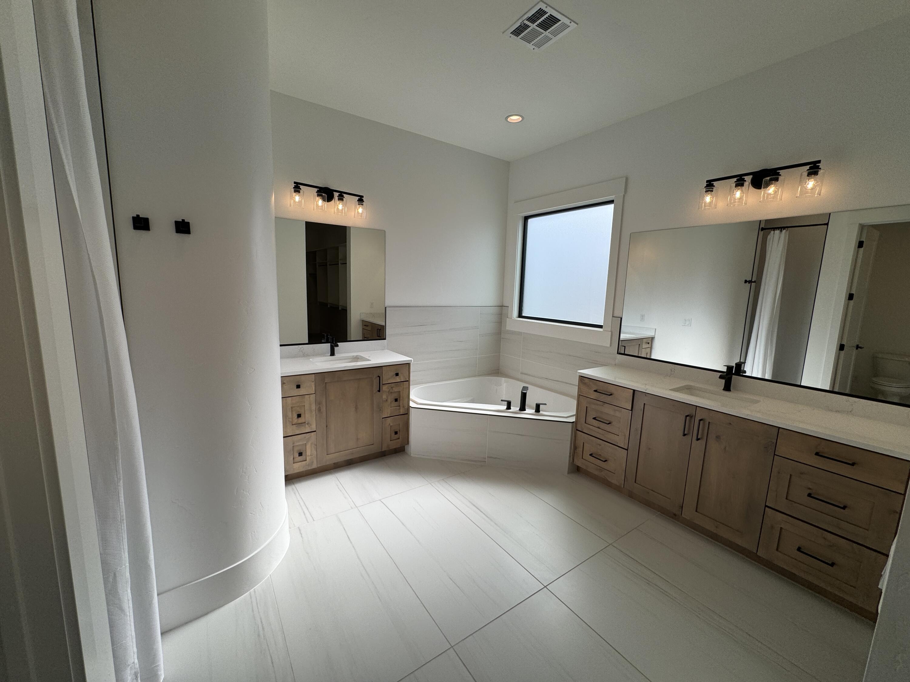 WASHINGTON VISTA - Residential