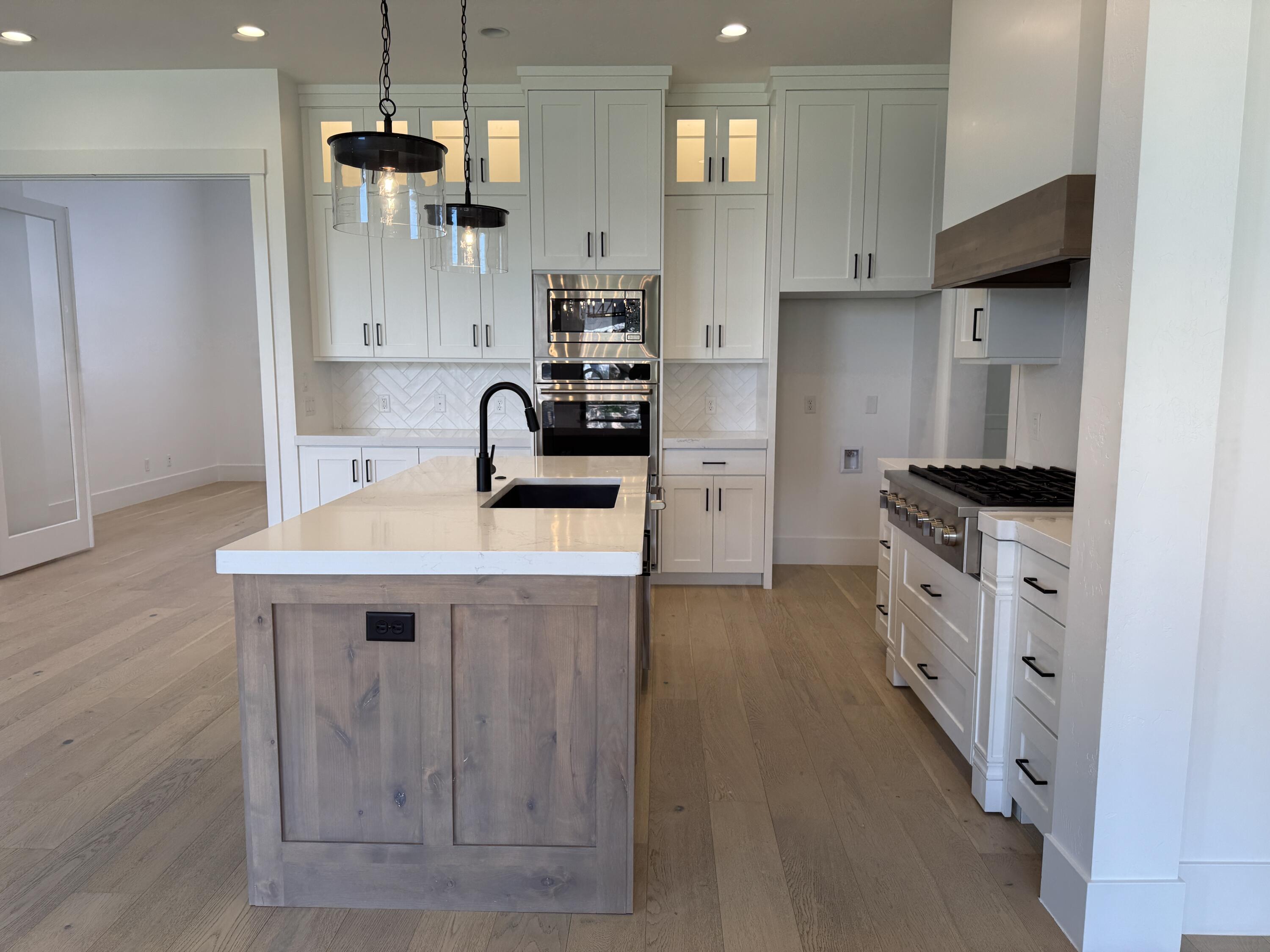 WASHINGTON VISTA - Residential