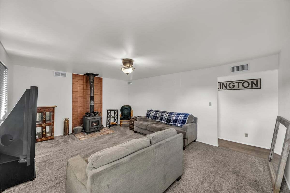 LEEDS ESTATES - Residential