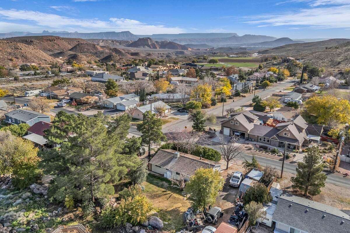 LEEDS ESTATES - Residential