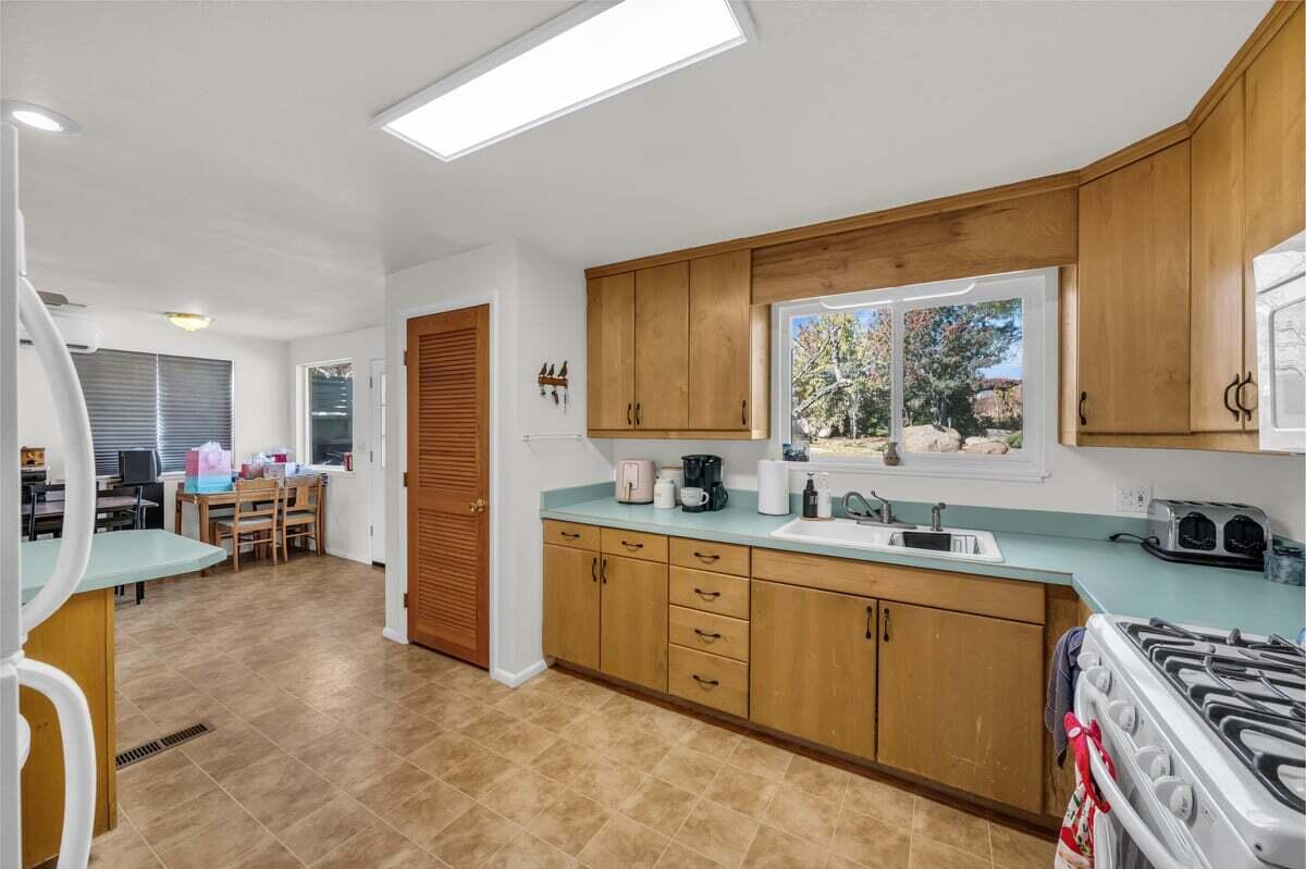 LEEDS ESTATES - Residential