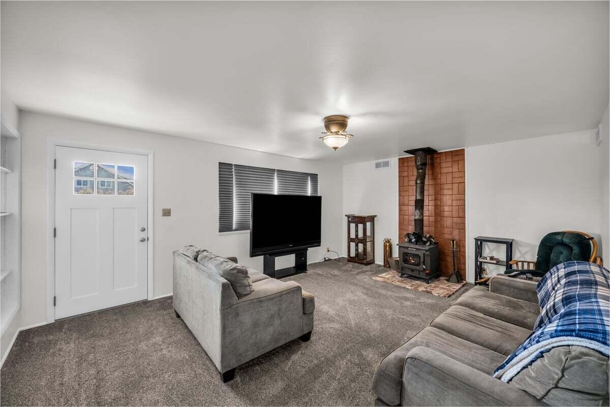 LEEDS ESTATES - Residential