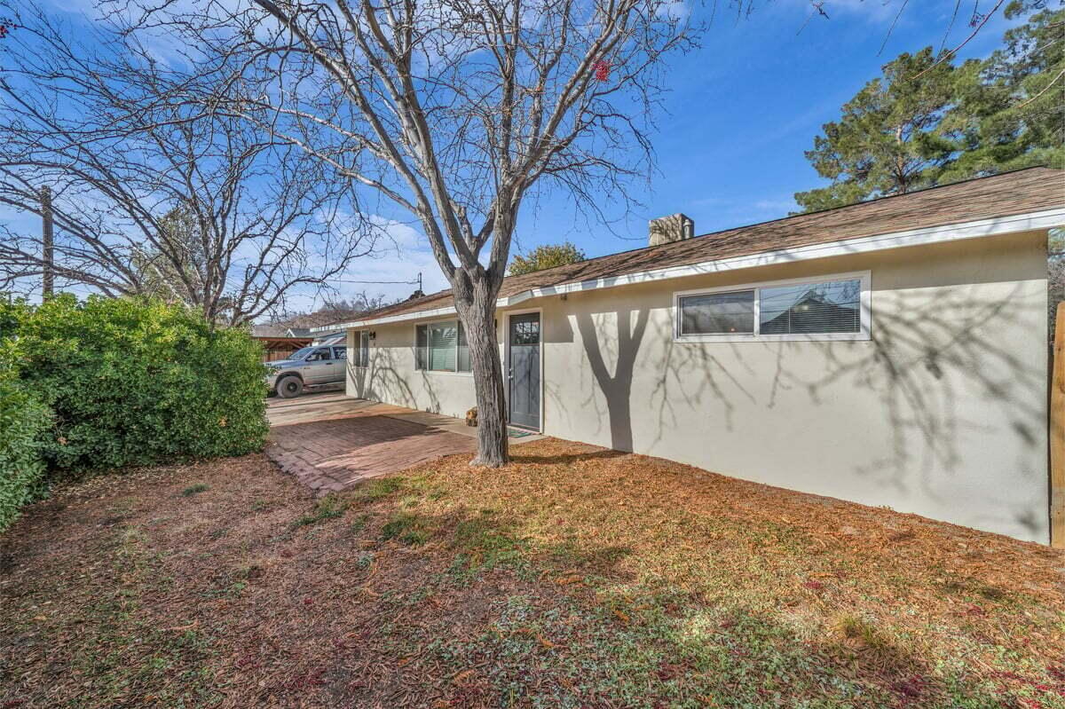 LEEDS ESTATES - Residential